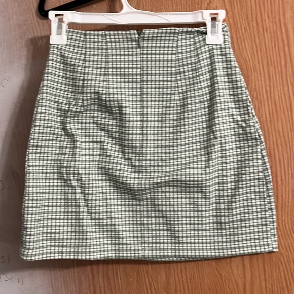 Brandy Melville skirt - Picture 2 of 4